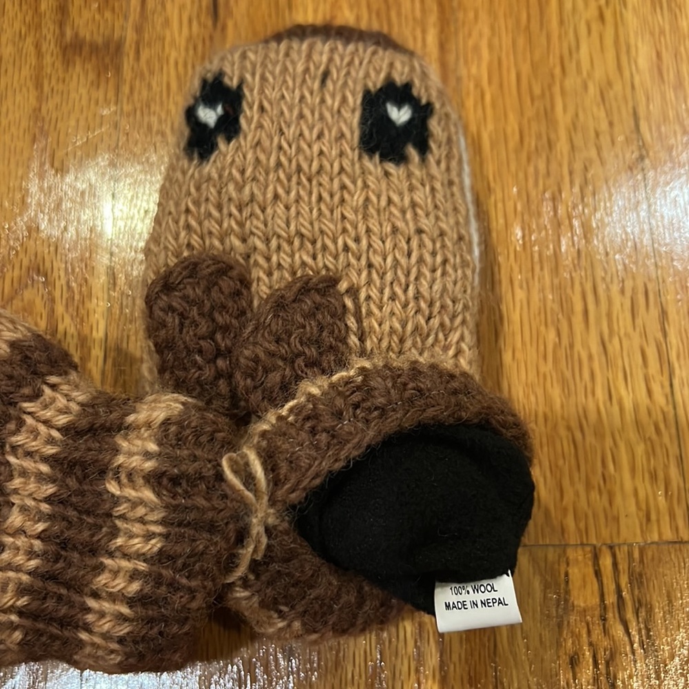Mittens - Picture 4 of 4